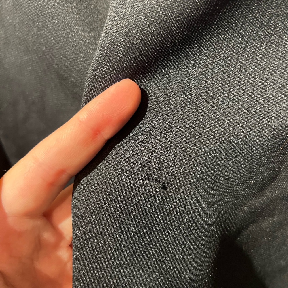 Men’s Under Armor quarter zip - Picture 2 of 3